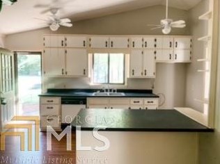201 Lakeview Dr, Lagrange, GA 30240-3807