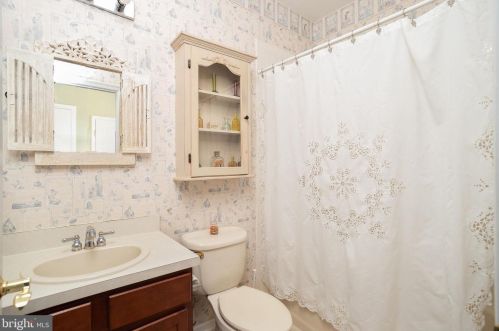 259 Meadowlark Dr, Trenton NJ  08690-3578 exterior