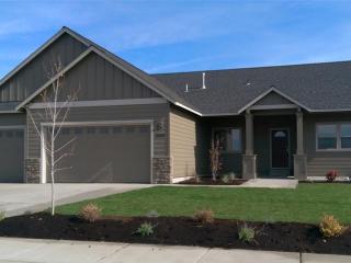 3090 Canyon Dr, Eagle Crest, OR 97756-1189