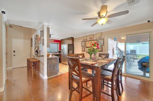 2742 Gleason Ct, Riverside CA  92506-4325 exterior