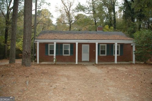 107 Avery Dr, Lagrange, GA 30240-4005