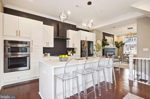 900 Prospect St, Silver Spring MD  20912-6875 exterior