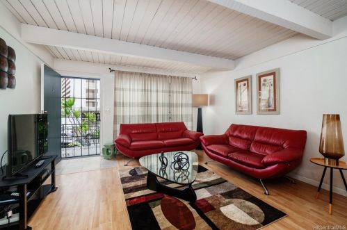 1055 Ala Nanu St, Honolulu, HI 96818-1754