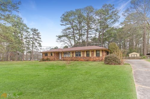 1448 Pine St, Stone Mountain, GA 30087-3109