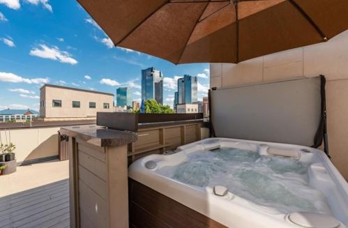 616 Bluff St, Fort Worth TX  76102-2309 exterior