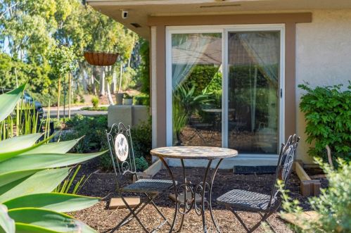 9 Cherry, Irvine CA  92612-2313 exterior