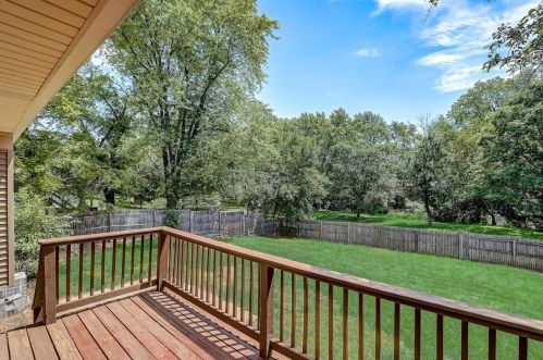 151 Camelot Way, Lemont IL  60440-2084 exterior