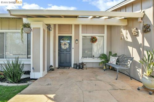 4216 Waycross Ct, Pleasanton, CA 94566-4737
