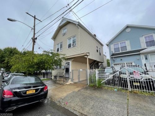 436 7th St, Newark, NJ 07107-1733