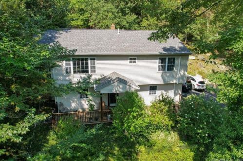 97 Yutaka Trl, Huntington, CT 06484-4943
