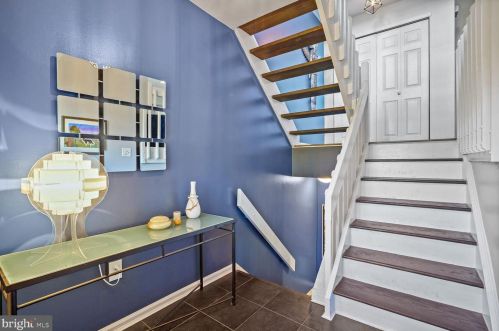 42 Chicopee Dr, Princeton NJ  08540-1826 exterior