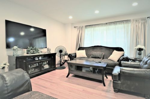 7769 Nordica Ave, Niles IL  60714-3311 exterior