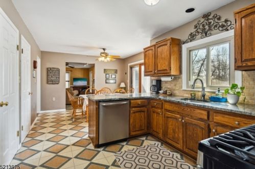 5 Colonial Ct, Dover NJ  07869-4133 exterior