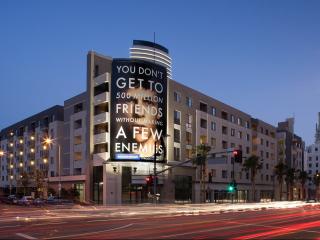 1724 Highland Ave, Los Angeles CA  90019-5507 exterior