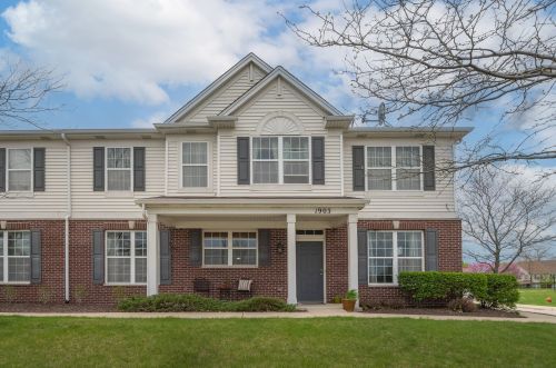 1903 Oxley Cir, Naperville, IL 60563-4176