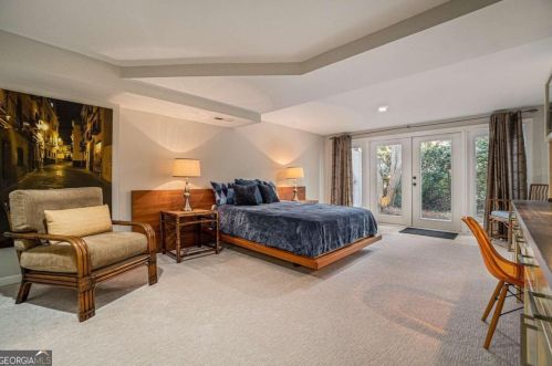 887 Berkshire Rd, Atlanta GA  30324-4929 exterior