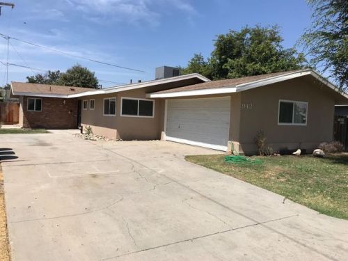 943 Cinnamon Dr, Lemoore, CA 93245-2129