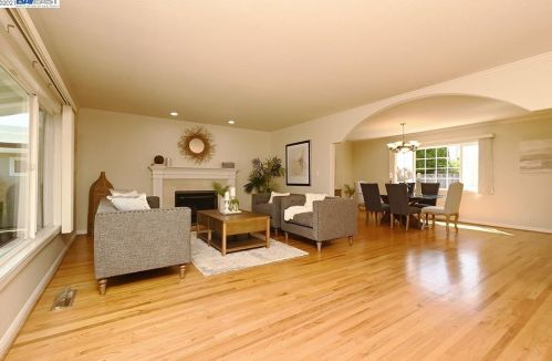 11647 Manzanita Ln, Pleasanton, CA 94568-2747