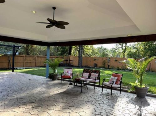 1004 Booker T Washington St, Conroe TX  77301-3610 exterior