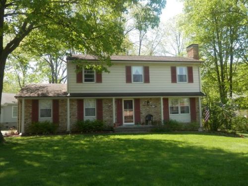 18 Lakeshore Dr, Danville, IL 61832-1359