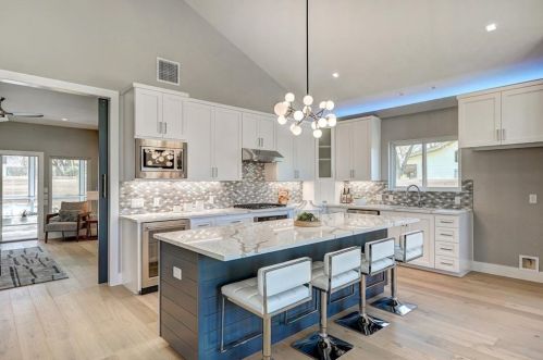 6819 Arroyo Seco, Austin TX  78756-1305 exterior