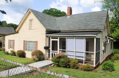 4 Cary St, Lagrange, GA 30241-2434