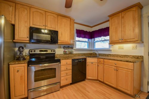 79 Old Rochester Rd, Dover, NH 03820-2100