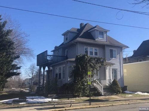 276 Terrace Ave, Hasbrouck Heights, NJ 07604-1931