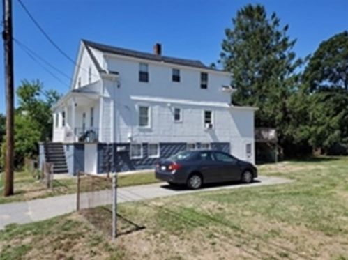 18 Hilton St, Tiverton, RI 02878-1115