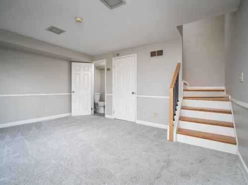 2 Creekwood Ln, Cincinnati OH 45237-1714 exterior