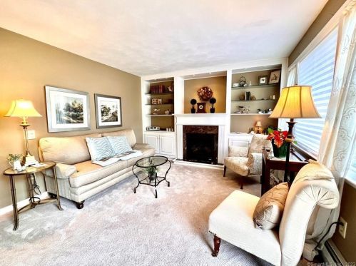 48 Carolyn Dr, Hebron, CT 06248-1004