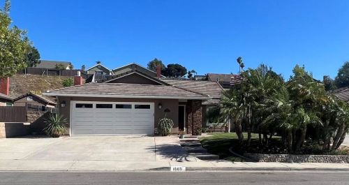 1869 Donahue Dr, El Cajon, CA 92019-4213