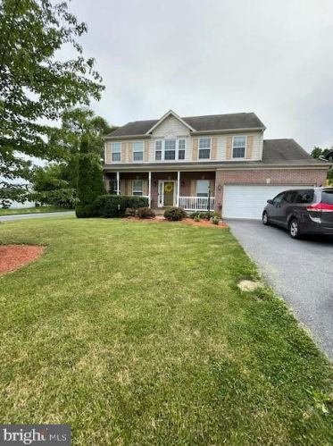 17 Amelia Dr, Hedgesville, WV 25427-3466