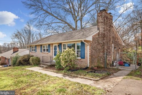 213 Mount Pleasant Blvd, Fredericksburg, VA 22405-1628