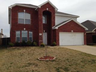 7425 Snow Ridge Dr, Fort Worth TX  76133-3833 exterior