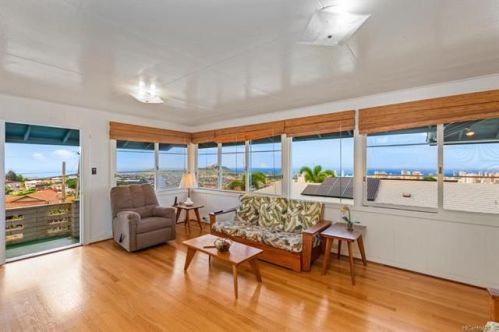 1652 Bertram St, Honolulu, HI 96816-1929