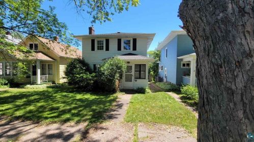 920 10th St, Duluth, MN 55805-1502
