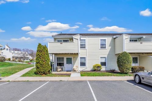407 Mitchell Ave, Cheshire CT  06410-4129 exterior