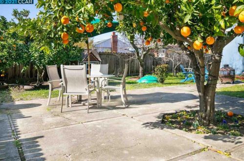 1829 Noemi Dr, Concord CA  94519-1445 exterior