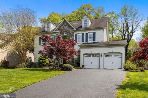 6525 Orland St, Falls Church, VA 22043-1865