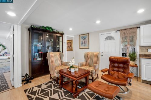 193 Suez Dr, Pacheco, CA 94553-6325
