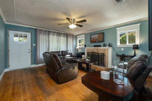 1124 Crismon Ct, Modesto, CA 95350-5627