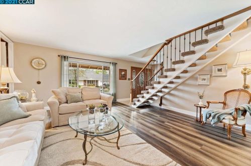 907 Hastings Dr, Concord CA  94518-3821 exterior