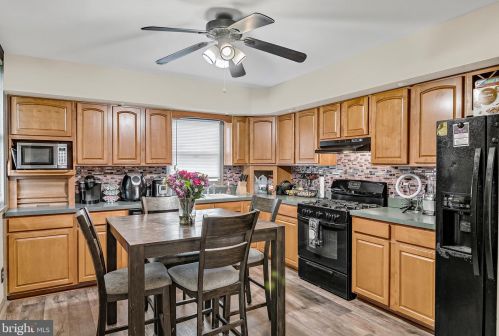 722 Wallace St, York PA 17403-1337 exterior