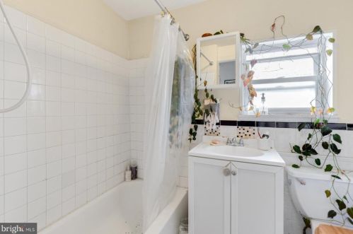 1138 19 St, Philadelphia PA  19146-2936 exterior