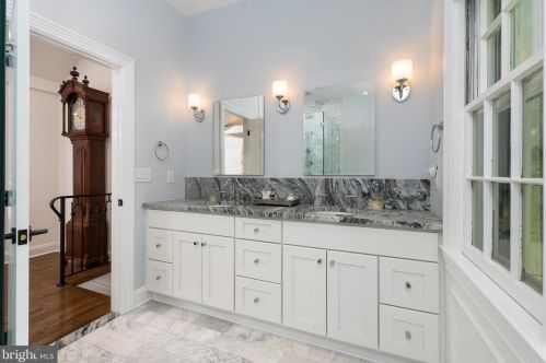 37 Ridgeview Rd, Princeton NJ  08540-7666 exterior