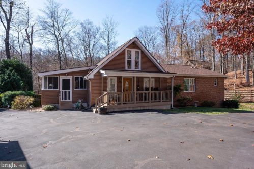 19 Pileated Woodpecker Ln, Hedgesville, WV 25427-5384