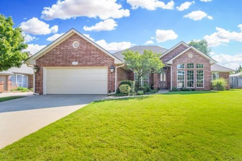 1100 Kingston Blvd, Edmond, OK 73034-3225