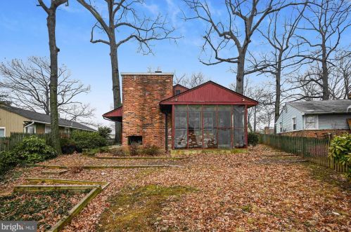 8407 Tahona Dr, Silver Spring MD 20903-3210 exterior