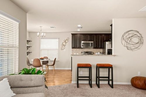 12402 Walter Vaughn Dr, Webberville TX 78653-4687 exterior